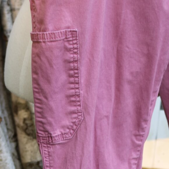 LEE Mauve Relaxed Fit Mid Rise Stretch Cotton Cropped Cargo Roll Tab Hem Pants - Picture 4 of 7